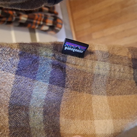 Patagonia Fjord Flannel Organic Cotton Plaid Shirt - Brown and Gray - Picture 4 of 5